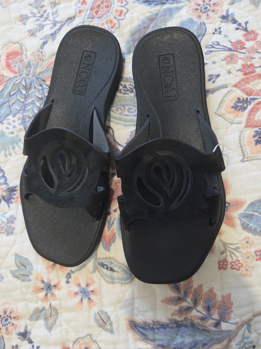 Slip-On Black Women's Slide Sandals with Decorative Cutout - Picture 2 of 2
